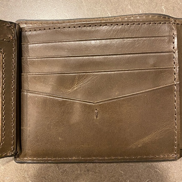 Fossil wallet - like new, never used! - Picture 5 of 9